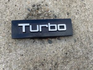 logo turbo (grille)